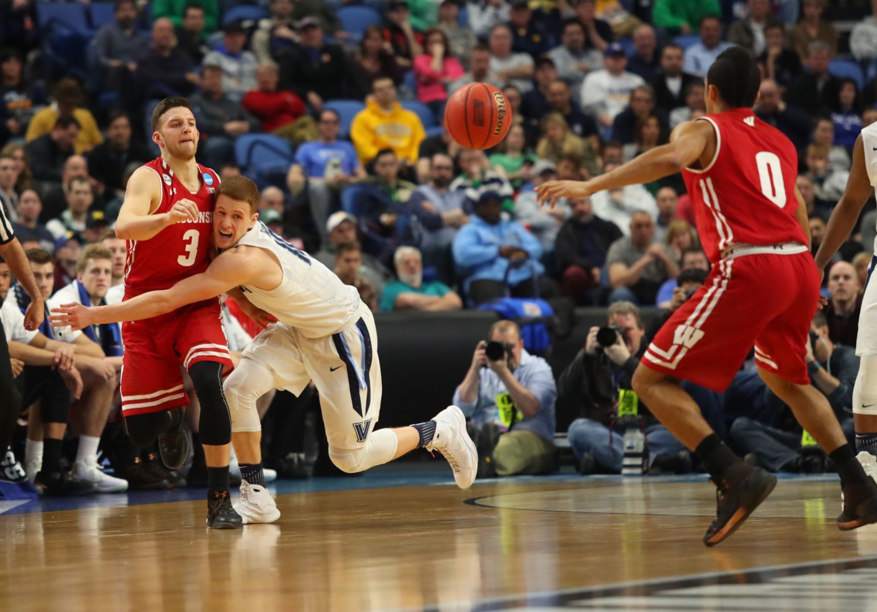 Badgers 65, Wildcats 62